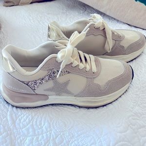 Vintage Havana runners good condition.